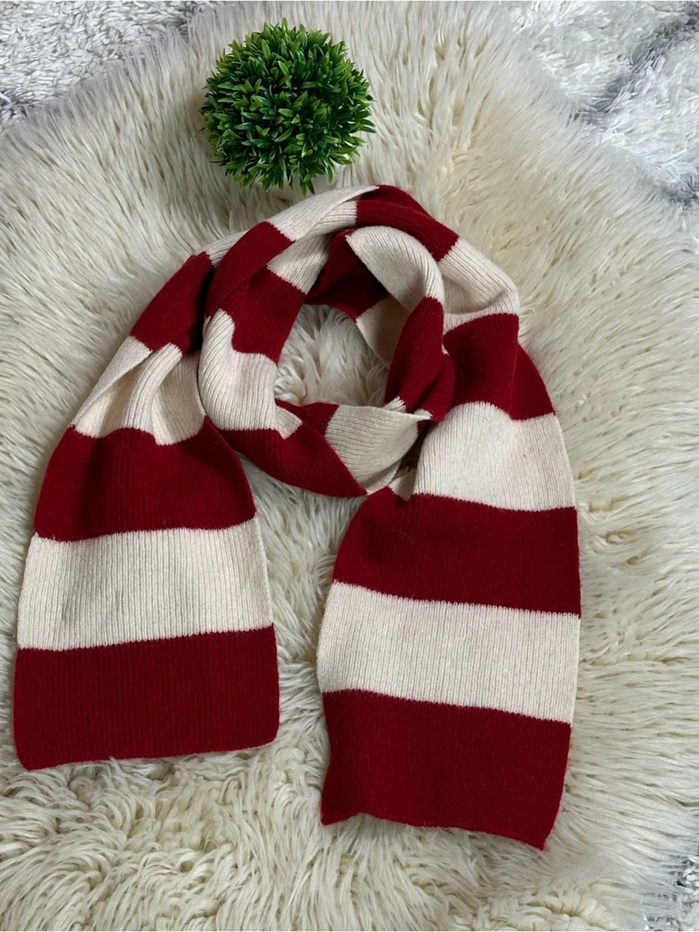 GAP 100% lambwool Red and Cream Wide Striped Knit Scarf